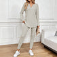 Zweiteiliges Freizeit-Set aus V-Ausschnitt-Top und Hose