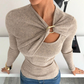 Langärmliges Damen-Top aus geripptem Strick mit Twist-Front
